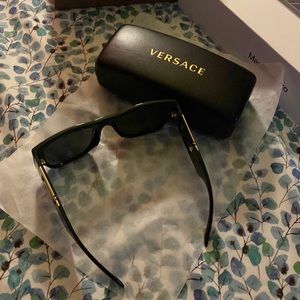 Versace sunglasses VE4403
